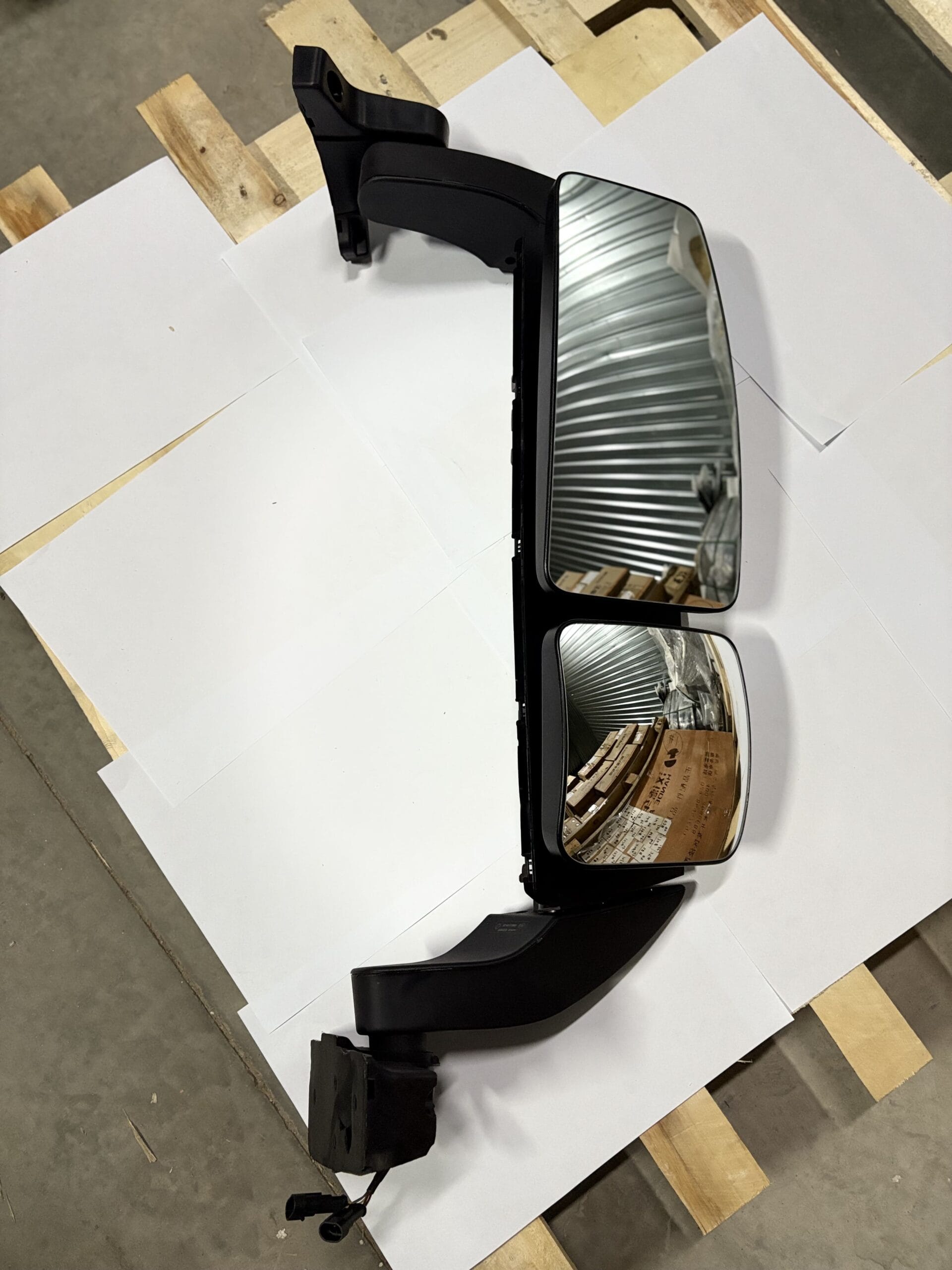 Зеркало заднего вида правое SHACMAN X5000 - изображение 1