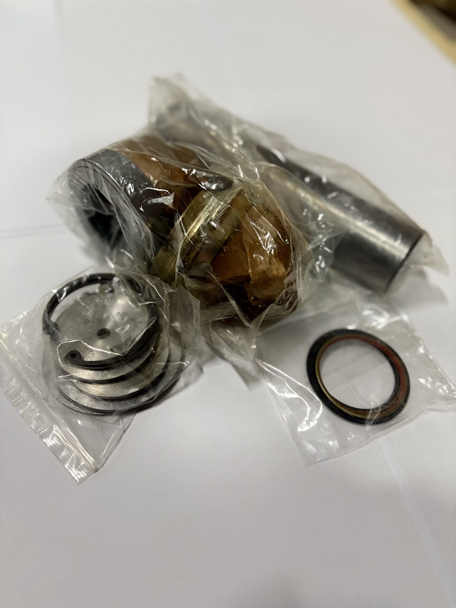 Комплект шкворня ремонтный FHD900094103570-1 - изображение 1