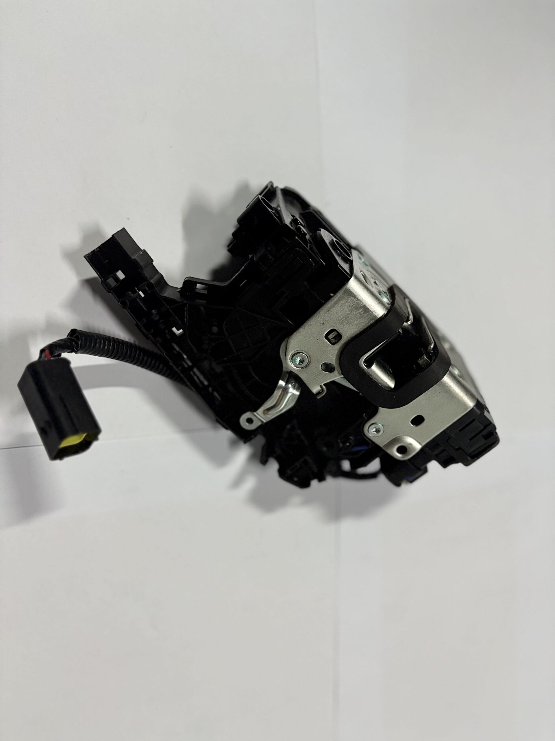 Замок левой двери SHACMAN X6000 - изображение 1